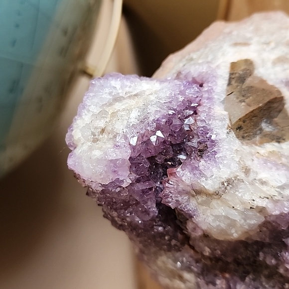 Beautiful amethyst cluster - Picture 2 of 14